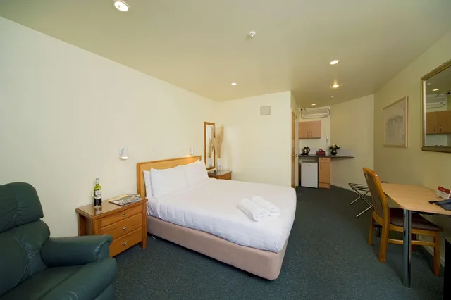 غرفة تنفيذية بسرير كينج، Best Western Ellerslie International 2/3