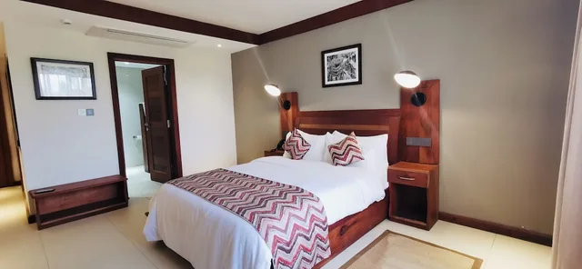 غرفة ديلوكس بسرير مزدوج بإطلالة على المدينة، Kampala Nile Resort 2/3