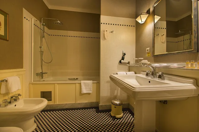 جناح فاخر، Marrol S Hotel 3/4