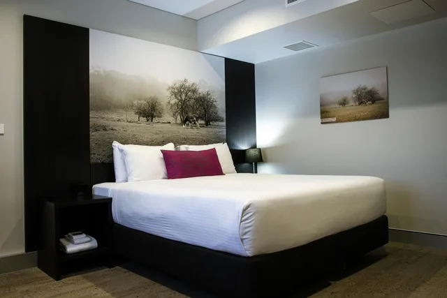 جناح سوبيريور بسرير كينج بغرفتي نوم، Mercure Tamworth 4/8