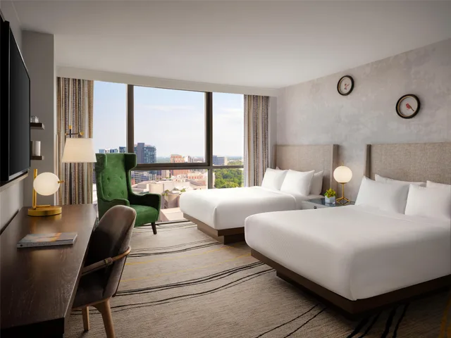 غرفة بسريرين منفصلين بإطلالة، The Starling Atlanta Midtown, Curio Collection by Hilton 2/5