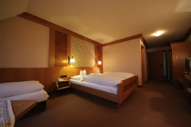 Retro, Comfort, Family, 1 Double and 1 Single Bed, Balcony، Hotel Waldblick 1/10