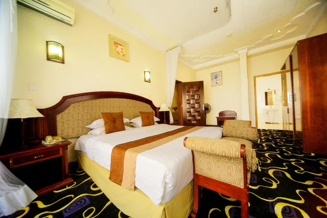 جناح تنفيذي، Hotel Africana 2/5