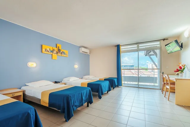 غرفة أساسية رباعية بأربعة أسرّة بغرفة نوم واحدة، Centre International de Sejour Hostel 2/5