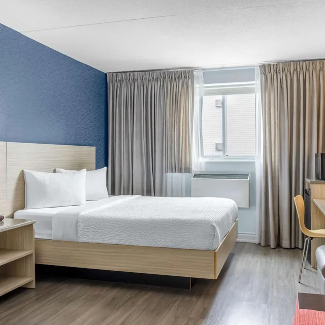 غرفة بسرير كوين، Motel6 Niagara Falls, On - Near The Falls 1/8