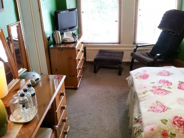 غرفة بريميير بسرير مزدوج وسرير فردي بإطلالة على الجبل، College House 2/3