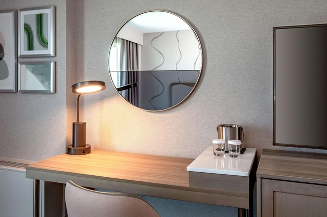 غرفة بسرير كوين، DoubleTree by Hilton Chicago - North Shore Conference Center 10/10