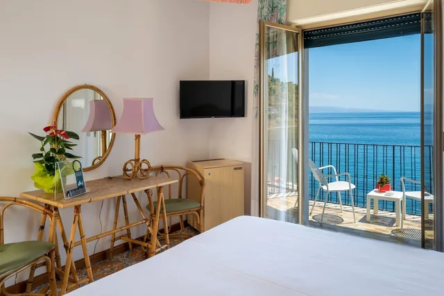 Room, Twin Beds, Sea View, Balcony, Lido Mediterranee 7/10