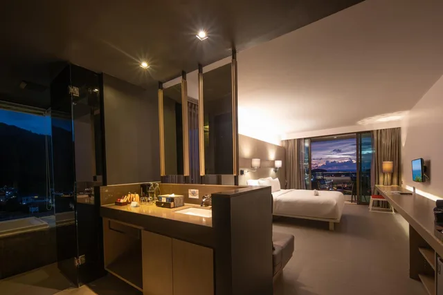 غرفة ديلوكس بسرير كينج بإطلالة على البحر، The Yama Hotel Phuket 7/9
