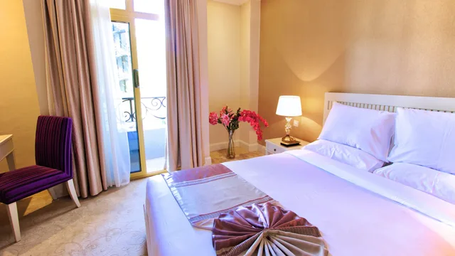 غرفة كلوب بسرير كوين بإطلالة على الجبل بشرفة، Belle Vue Hotel And Spa 1/4