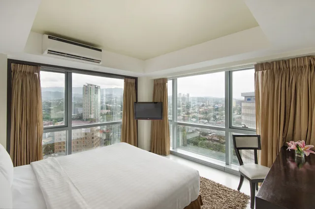 غرفة بريميير بسرير كينج، Quest Hotel Conference Center 2/8