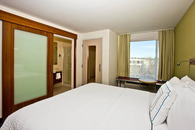 استوديو بسرير كوين، Springhill Suites Mobile 2/6