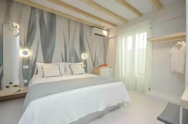 Semi Basement, Double Bed، Antony Suites 2/6