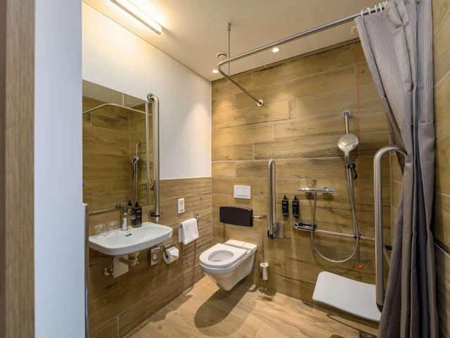 غرفة بسرير كوين لذوي الإعاقة، Mercure Zurich City 6/8