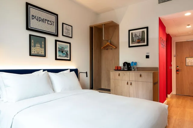 غرفة متصلة عائلية بسريرين كينج، Hampton by Hilton Budapest City Centre 2/10
