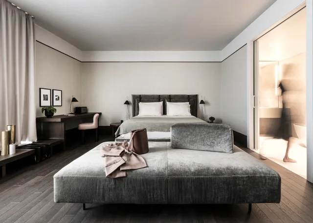 Suite, Litta Palace 3/5