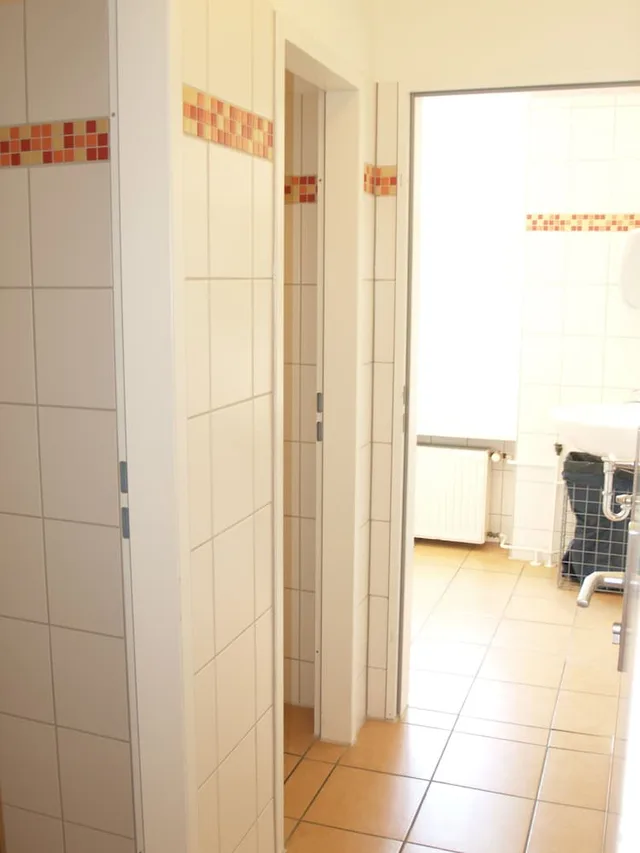 سكن مشترك مختلط بستة أسرّة بحمام مشترك، HappyGoLucky Hotel + Hostel 3/4