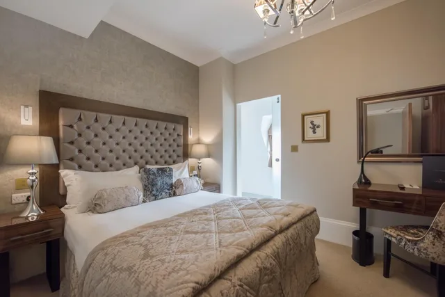 Lansbury, Classic, Queen Bed، The Lansbury Heritage Hotel and Spa by Sunday Canary Wharf, London 1/4