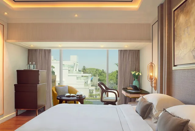 جناح ديلوكس بسرير كينج، Taj MG Road Bengaluru 1/3