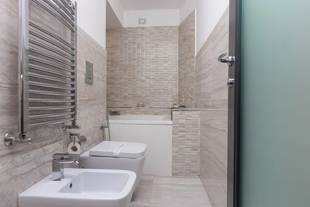 غرفة رباعية بسريرين منفصلين بحوض استحمام، Hotel Castellino Roma 6/8