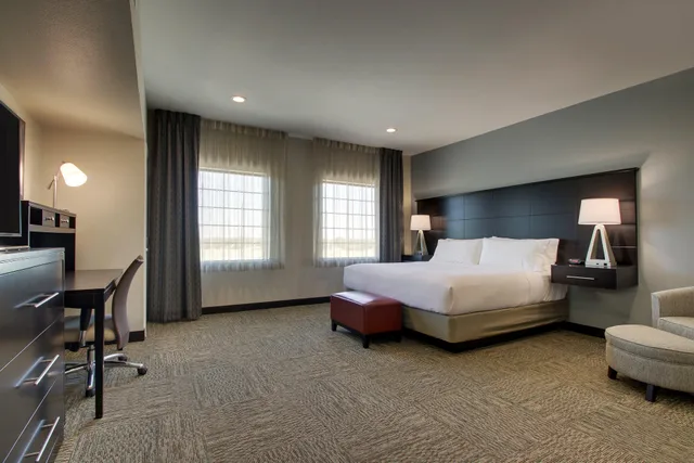 جناح بسرير كينج، Staybridge Suites Plano the Colony 3/5