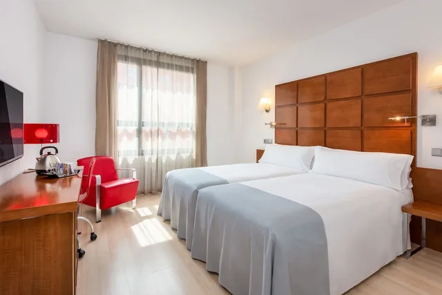 غرفة قياسية ثلاثية بثلاثة أسرّة، Zentral Ave Zaragoza 1/3