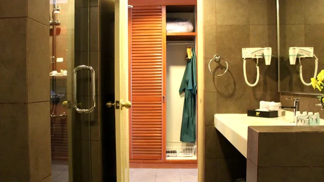 جناح بجاكوزي، Hotel Maluri 4/8