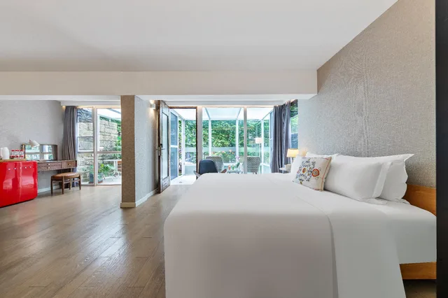 Suite, Bathtub, Shenzhen Crystal Garden 1/3