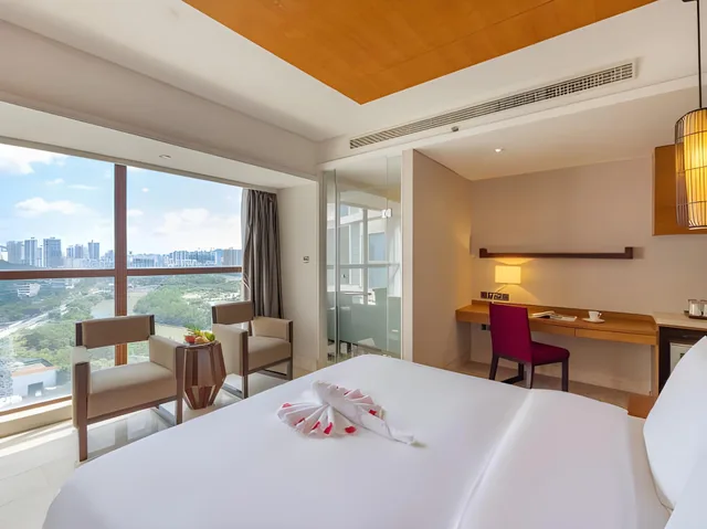 Elegant, Queen Bed، Sanya Phoenix Waterside Gloria Resort Sanya 1/3