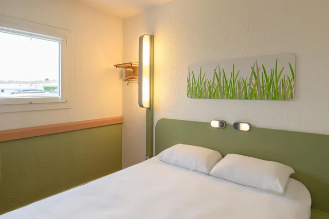 غرفة كلاسيكية بسرير كوين لذوي الإعاقة، Ibis Budget Saint Etienne 3/10