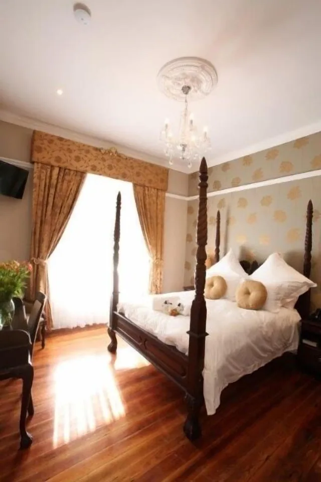 Gold, Queen Bed، Park Place Boutique Guesthouse 1/1