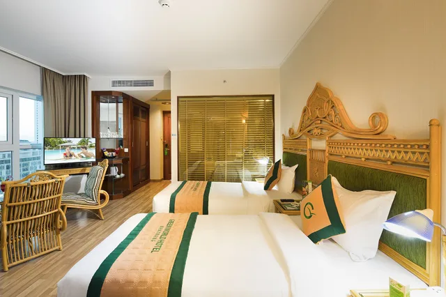 غرفة ديلوكس بسريرين منفصلين بشرفة بإطلالة جزئية على البحر، GREEN WORLD HOTEL NHA TRANG 2/10