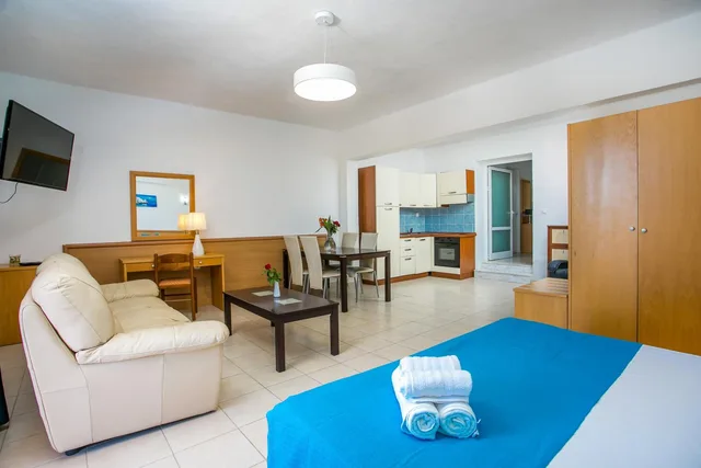 جناح عائلي، Mon Repos Hotel 5/9
