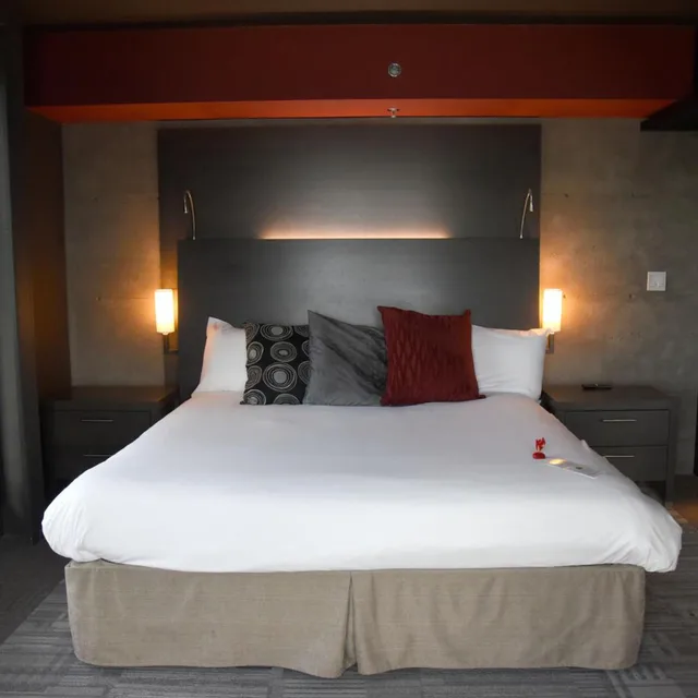 جناح بريستيج، Grand Times Hotel Sherbrooke 2/10