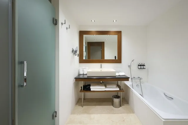 Double Single Use، Hotel Catalonia Ramblas 7/8