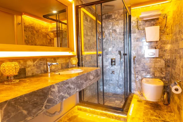 جناح جونيور، Andalouse Otel 3/3
