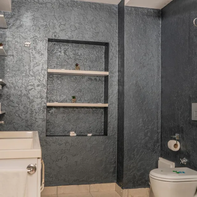 جناح بشرفة، MOX Hotel 9/10