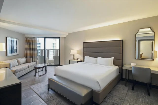 Preferred, 2 Rooms, Premier, Suite, King Bed, Partial Ocean View، Hilton Marco Island Beach Resort and Spa 1/6