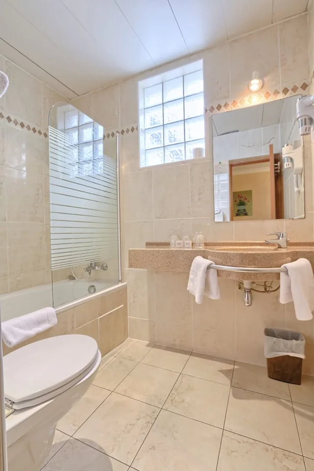 غرفة بسرير مزدوج، 121 Hotel Paris 2/3