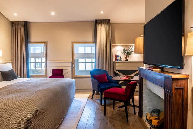 غرفة ديلوكس بسرير كوين، Hotel Les Armures 3/10