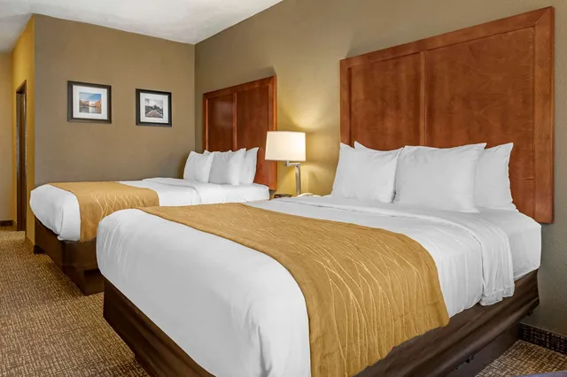 غرفة بسريرين كوين لذوي الإعاقة، Comfort Inn Shelbyville North 2/5