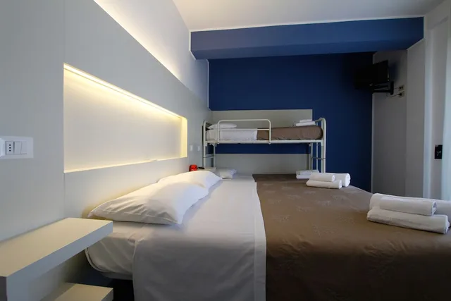 Room, Quadruple, Hotel Desire 1/4