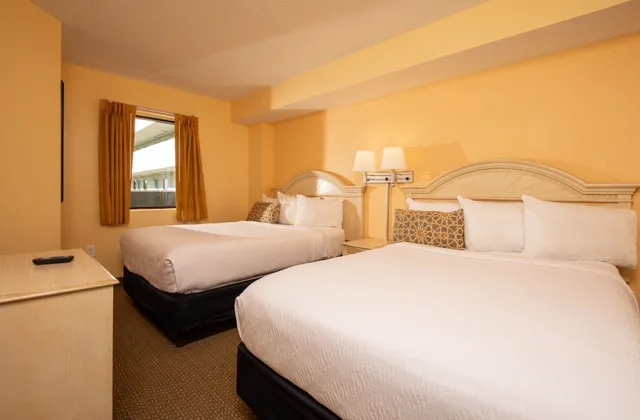 3 Bedrooms, Condo, Standard, 2 Double Beds, 2 King Beds, Ocean Front, Sofa، Grande Shores Ocean Resorts Condominiums 3/6
