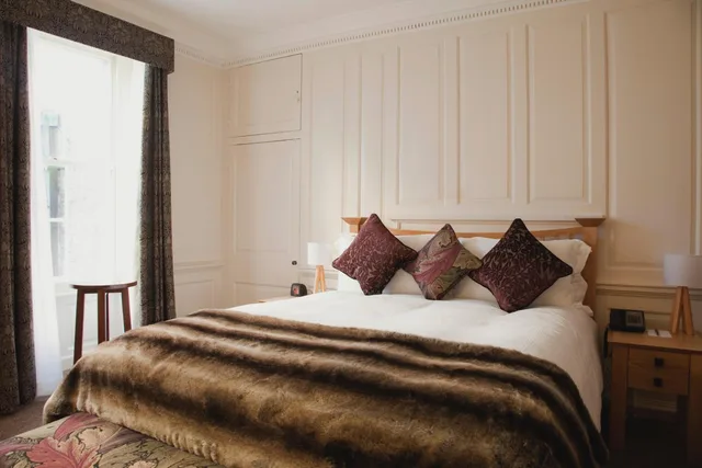 غرفة سوبيريور بسرير كوين، Vanbrugh House Hotel 2/6