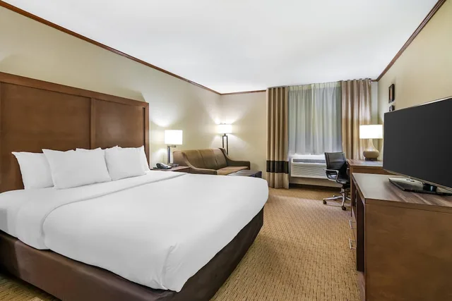 غرفة قياسية بسرير كينج، Comfort Inn Sedalia Station 4/10