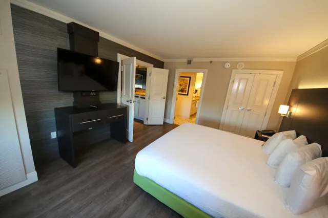 Sunset, Suite, Bungalow, King Bed، Hollywood Casino St Louis 1/5