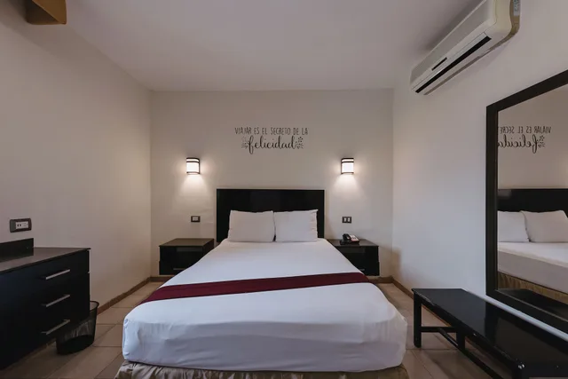 غرفة قياسية مفردة بسرير مزدوج، Colonial 3/9