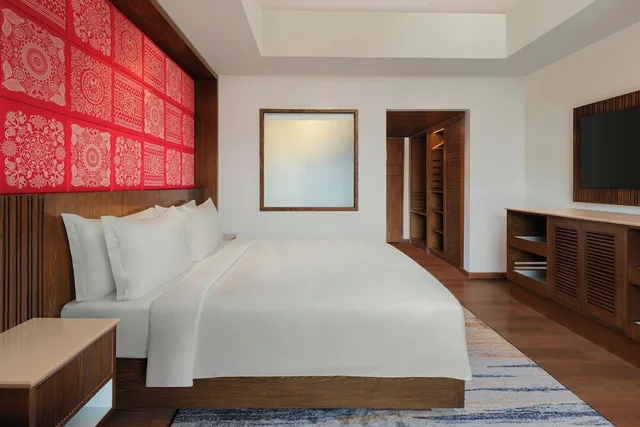 Club, King Bed, The Soaltee Kathmandu 3/4