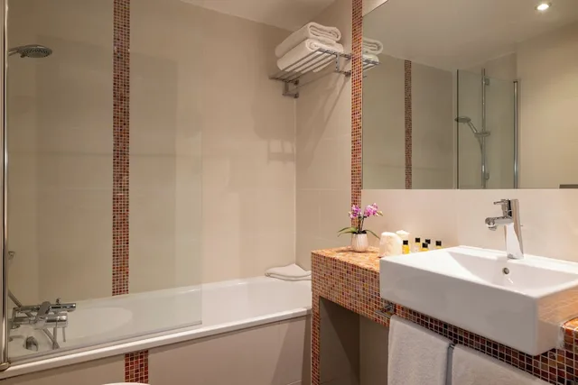 غرفة سوبيريور بسرير مزدوج، PARK LANE(Formerly the ROCHAMBEAU) 7/10