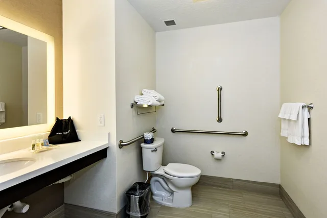 غرفة قياسية بسريرين منفصلين لذوي الإعاقة، Holiday Inn St. George Conv Ctr 1/2